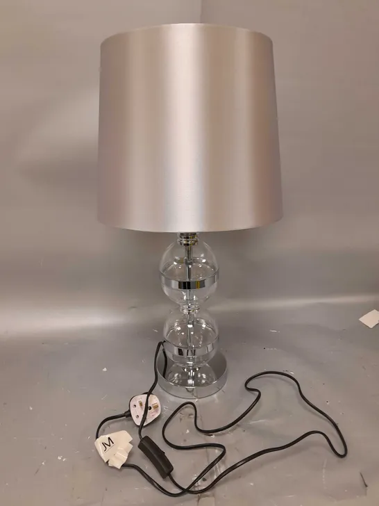 TABLE LAMP WITH SHADE