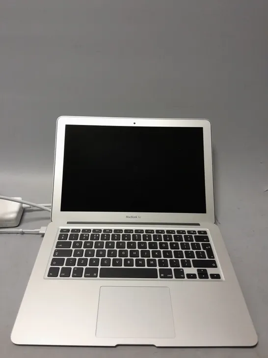 MACBOOK AIR (13-INCH, 2017) 