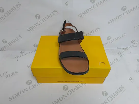 BOXED PAIR OF STRIVE KONA SANDALS IN BLACK SIZE 8