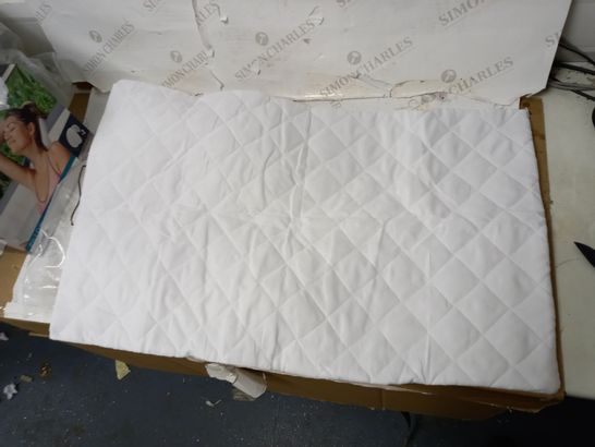 QUILTED PILLOW PROTECTOR