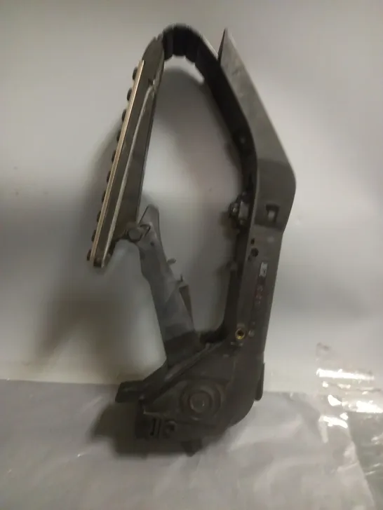 MERCEDES BENZ ACCELERATOR PEDAL W220 (A 170 300 04 04)