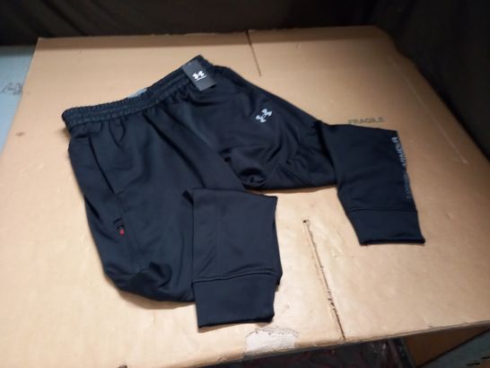 UNDER ARMOUR LOOSE BLACK TRACKSUIT BOTTOMS - LG