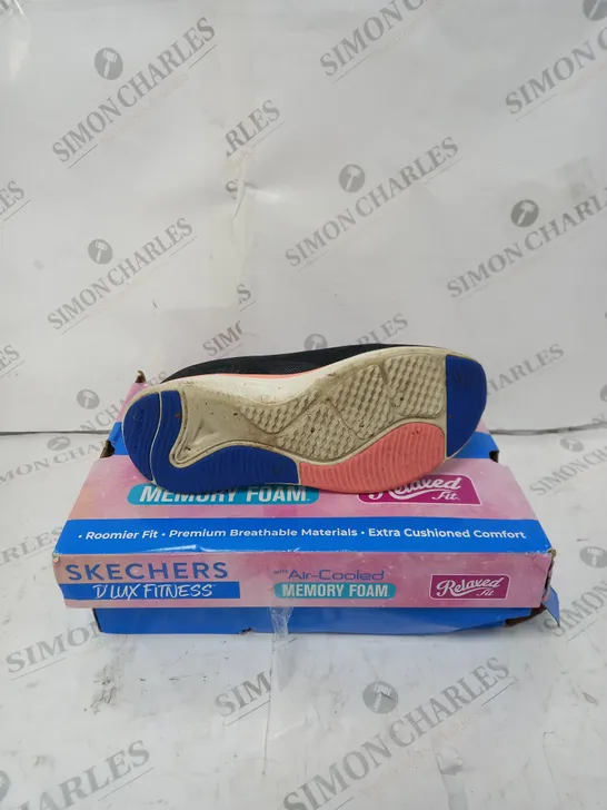 SKECHERS WOMEN'S MEMORY FOAM D'LUX FITNESS LACE UP TRAINERS - SIZE 5