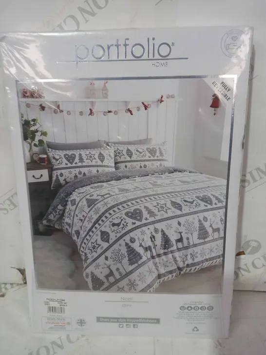 PORTFOLIO HOME SINGLE REVERSIBLE DUVET SET - GREY W. FESTIVE PATTERN