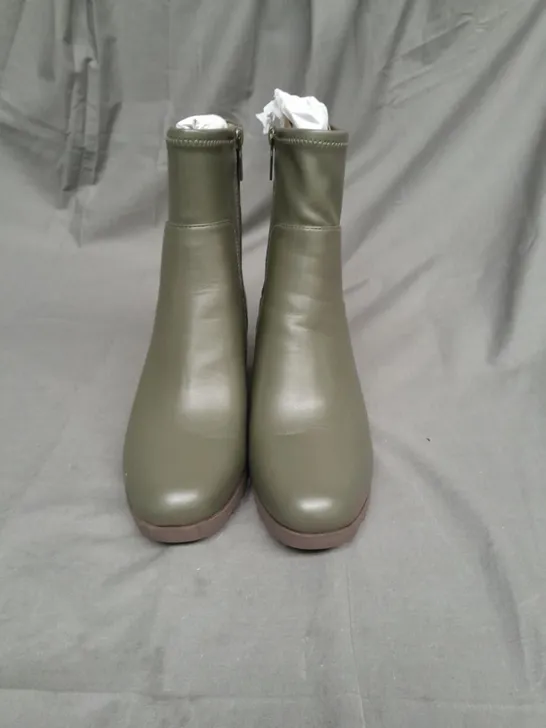 VIONIC LADIES LEATHER DARK KHAKI ZIP FASTENING BOOTS SIZE 5