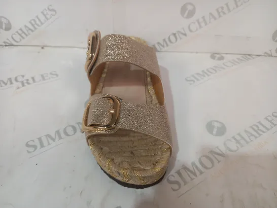 BOXED PAIR OF SCHOLL OPEN TOE SANDALS IN METALLIC GOLD SIZE 6