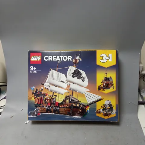 LEGO CREATOR SET - PIRATE SHIP