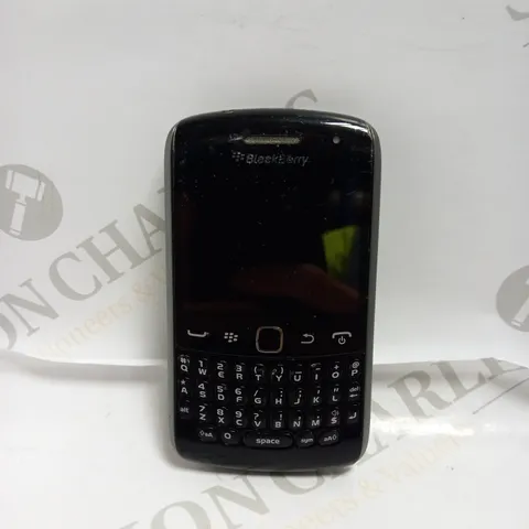 CURVE BLACK BERRY MOBILE PHONE IN BLACK