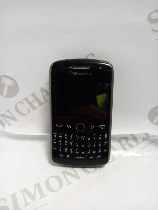 CURVE BLACK BERRY MOBILE PHONE IN BLACK