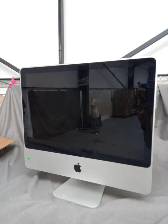 APPLE IMAC (A1224 EARLY 2008)	CORE 2 DUO E8135 2.40GHZ	20 INCH