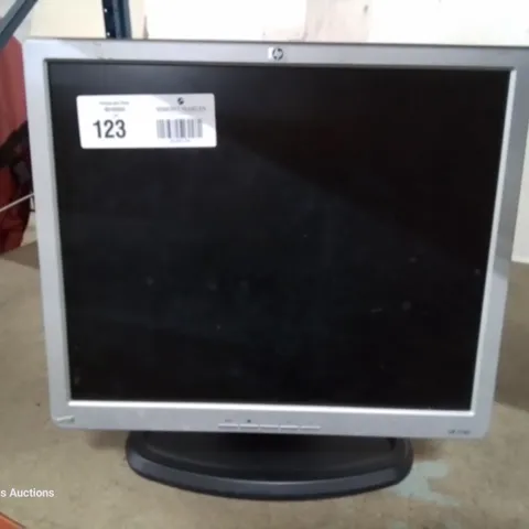 HP 1740 LCD DESK TOP MONITOR WITH STAND 