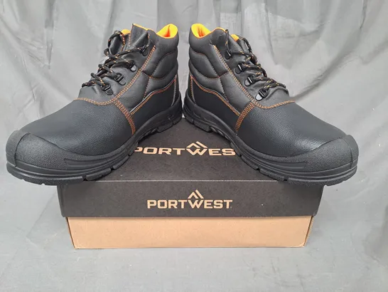 BOXED PAIR OF PORTWEST KUMO BOOTS IN BLACK/ORANGE UK SIZE 11