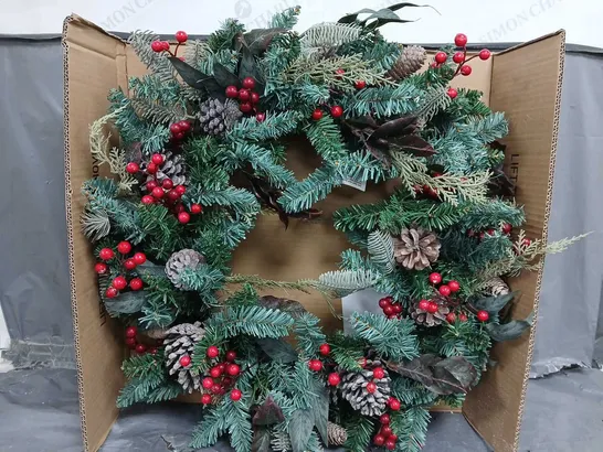 DESIGNER PRE-LIT RED BERRY CHRISTMAS WREATH - 80 CM RRP £44.99