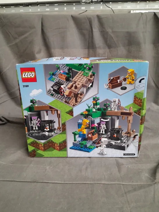 BOXED LEGO MINECRAFT THE SKELETON DUNGEON 