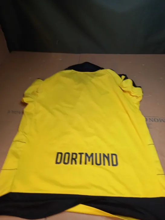 BORUSSIA DORTMUND FC HOME SHIRT SIZE L