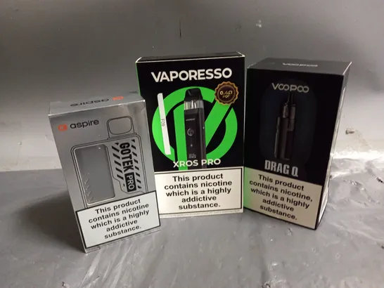 APPROXIMATELY 20 VAPES & E-CIGARETTES TO INCLUDE ASPIRE GOTEK PRO, VAPORESSO XROS PRO, VOOPOO DRAG Q, ETC