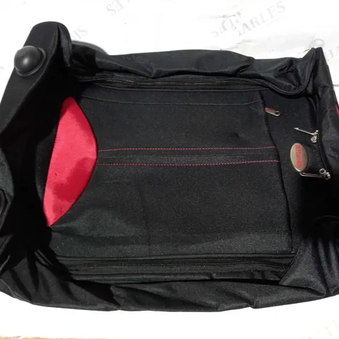 HUMLIN WHEELED CARRY BAG IN BLACK/RED