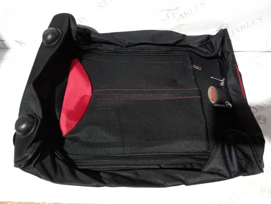 HUMLIN WHEELED CARRY BAG IN BLACK/RED