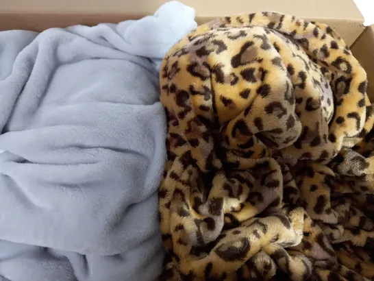 SET OF 2 CHEETAH PRINT & BLUE BLANKET WITH ARM HOLE & 