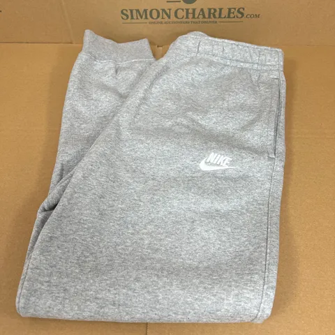 NIKE STANDARD FIT TAPER LEG ESSENTIAL JOGGERS IN GREY SIZE MEDIUM