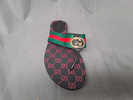 PAIR OF GUCCI TOE-POST SANDALS IN MULTICOLOUR EU SIZE 42