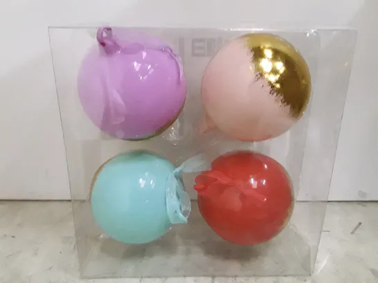 BOX CONTAINING APPROXIMATELY 10 BRAND NEW BOXED GLASS BAUBLE 4PKS