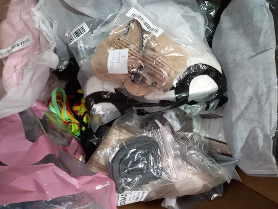 BOX OF APPROXIMATELY 20 ASSORTED PAIRS OF SHOES IN VARIOUS STYLES AND SIZES TO INCLUDE HOTTER, ARCHIES, ETC