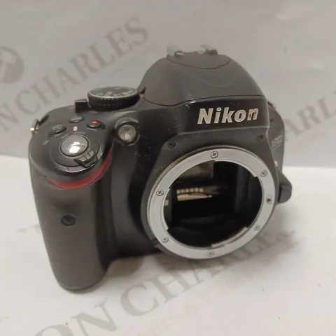 NIKON D5100 CAMERA