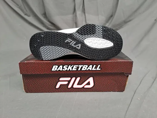 BOXED PAIR OF FILA BASKETBALL BREAKAWAY SNEAKERS IN GREY/BLACK SIZE 9