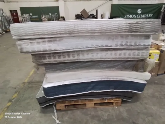 PALLET CONTAINING VARIOUS SIZED MATTRESSES 