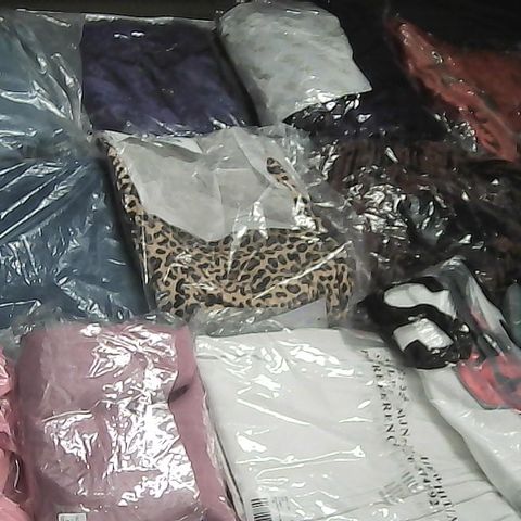 LARGE QUANTITY OF ASSORTED CLOTHING ITEMS TO INCLUDE FEMME LUX, ZARA AND LITTLE MISTRESS