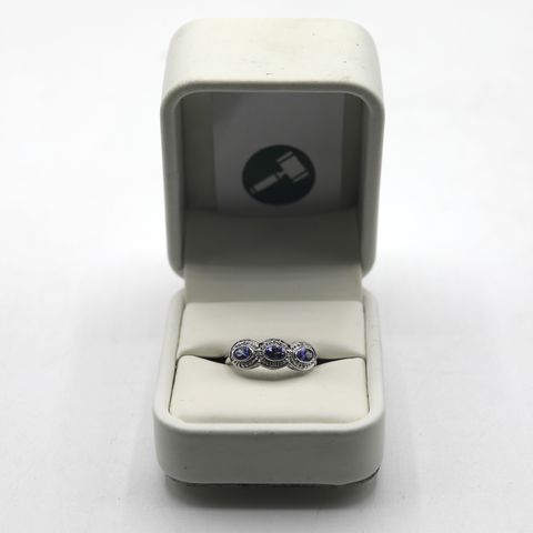 DESIGNER 9ct WHITE GOLD RING SET WITH TANZANITE AND DIAMOND CLUSTERS 