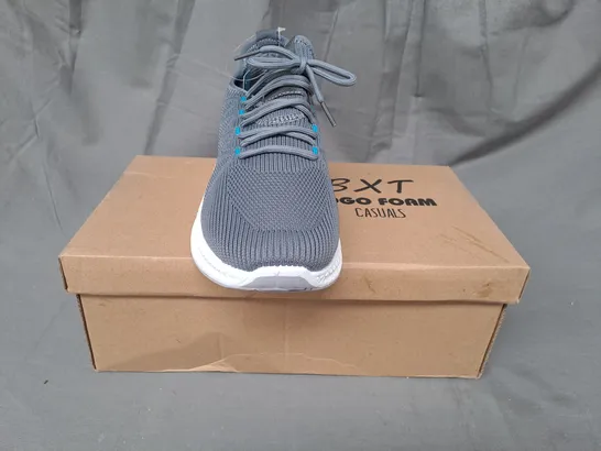 BOXED PAIR OF BXT YOGO FOAM CASUALS KNIT SHOES IN GREY SIZE 8