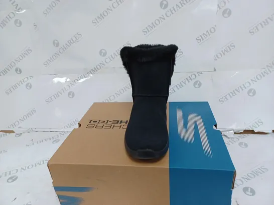 BOXED SKECHERS BLACK ON THE GO BOOTS- SIZE 3.5