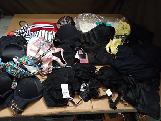 LOT OF APPROXIMATELY 20 ASSORTED WOMENS BRAS IN VARIOUS SIZES TO INCLUDE EPOUR MOI, DORINO AND M&S