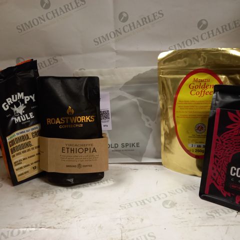 LOT OF 5 ASSORTED COFFEE PACKS TO INCLUDE ROASTWORKS , GRUMPY MULE , OLD SPIKE ECT