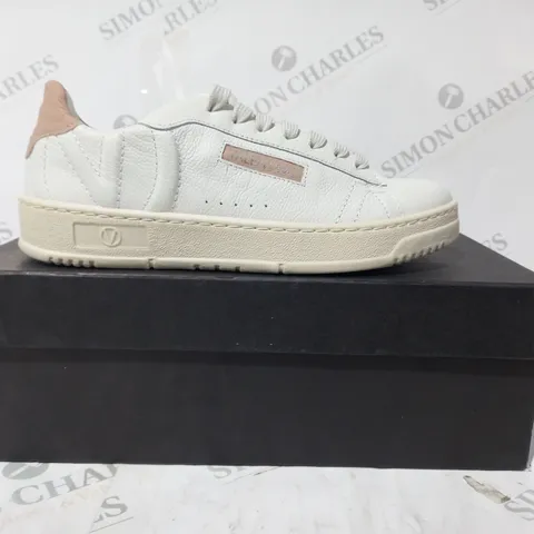 BOXED PAIR OF VALENTINO TRAINERS IN WHITE UK SIZE 5.5