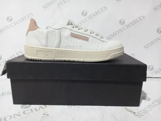 BOXED PAIR OF VALENTINO TRAINERS IN WHITE UK SIZE 5.5