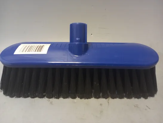 BOX OF APPROXIMATELY 10 SOFT BRISTLE BRUSH HEADS IN BLUE