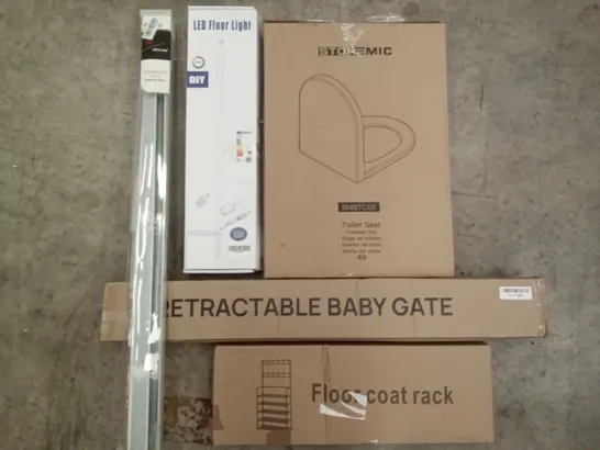 PALLET OF ASSORTED ITEMS INCLUDING STOREMIC TOILET SEAT, FLOOR COAT RACK, RETRACTABLE BABY GATE, HSYLYM VENETIAN BLIND, LED FLOOR LIGHT