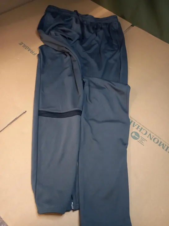 nike ori-fit joggers grey size medium 