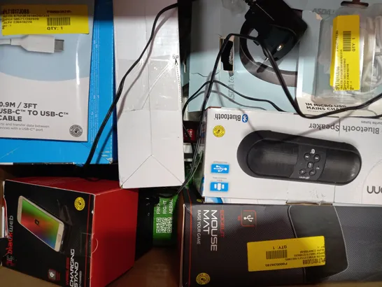 BOX OF APPROXIMATELY 15 ASSORTED ELECTRICAL ITEMS TO INCLUDE ASDA TECH CHARGE & SYNC CABLE, JUICE JUMBO MARSHMALLOW BLUETOOTH SPEAKER, BLACKWEB SAMSUNG GALAXY S9 CASE, ETC