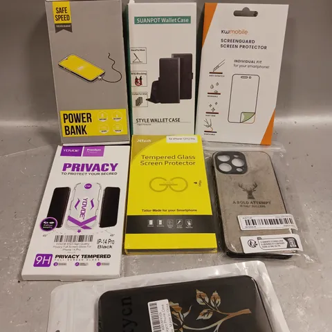 APPROXIMATELY 25 ASSORTED SMARTPHONE ACCESSORIES TO INCLUDE PROTECTIVE CASES, CHARGING CABLES, SCREEN PROTECTORS ETC 