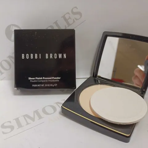 BOBBI BROWN SHEER FINISH PRESSED POWDER - SOFT PORCELAIN 