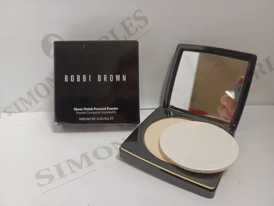 BOBBI BROWN SHEER FINISH PRESSED POWDER - SOFT PORCELAIN 