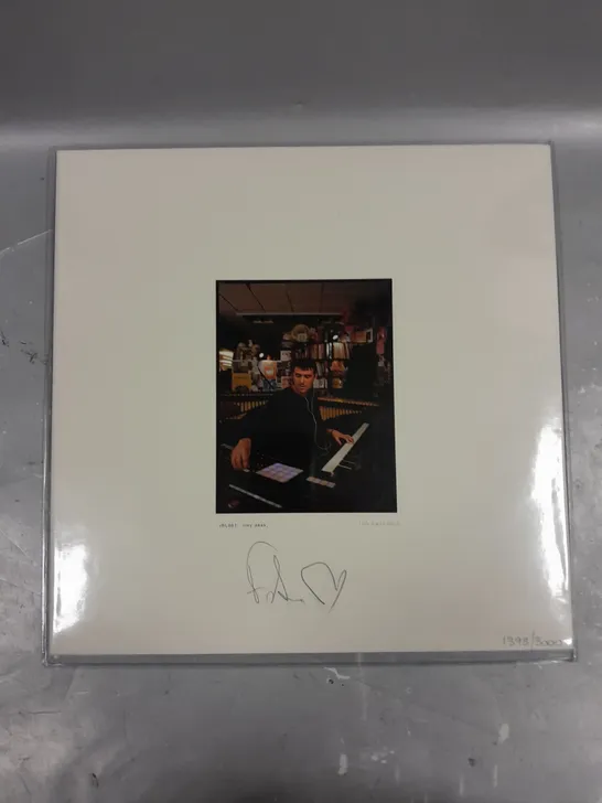 IRL001 TINY DESK SINGED VINYL 