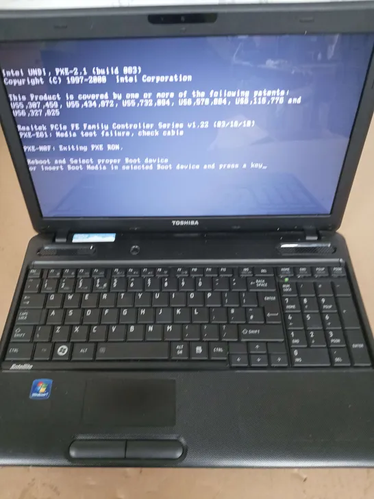 TOSHIBA SATELLITE C660D 15 INCH E-300 APU