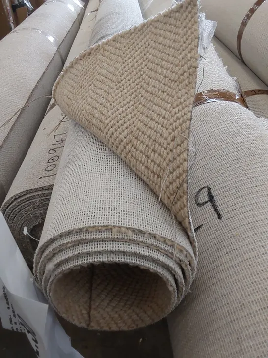 ROLL OF QUALITY LAKELAND WEAVE RYDAL CARPET // SIZE: APPROX 4 X 2.3m