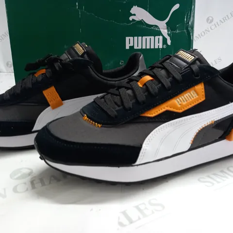 BOXED PAIR OF PUMA RIDER DISPLACED TRAINERS - UK 9