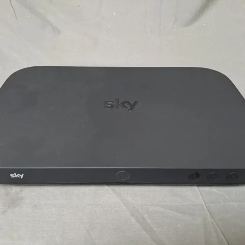 SKY Q BOX ES340A-D8